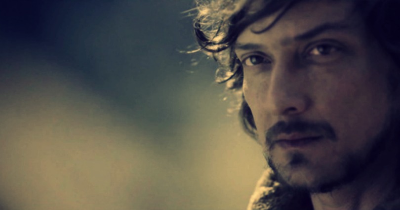 León Larregui presenta «Locos»